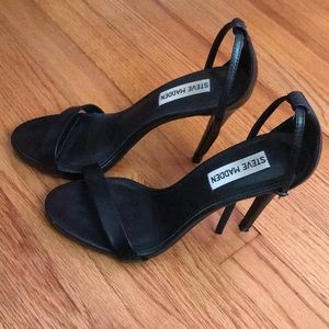 Steve Madden strappy black sandal